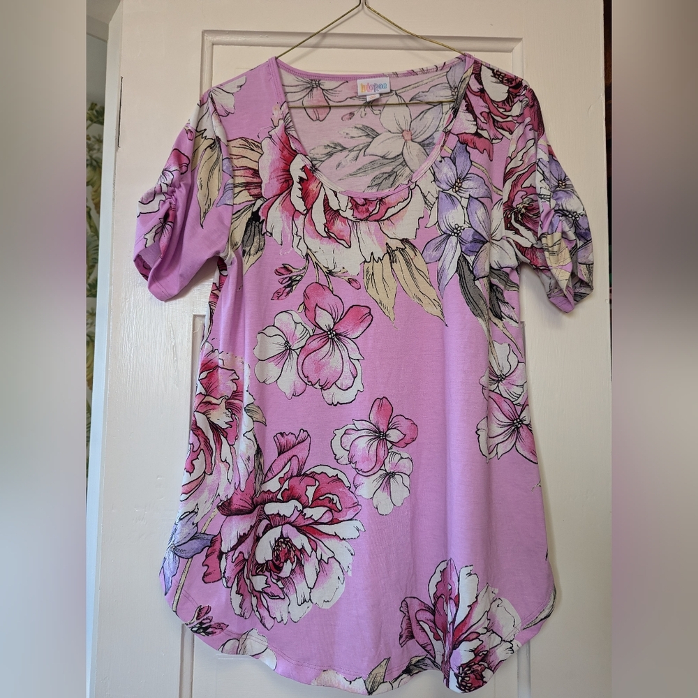 LuLaRoe Floral Pink Women's Top. XS.Possibly 'Morgan Flare.' Has Ruched Sleeves